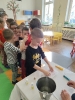 Dlaczego? Po co? Jak?  Eksperymenty w przedszkolu-3