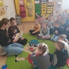 Duży czyta małemu - czytanie w przedszkolu-5