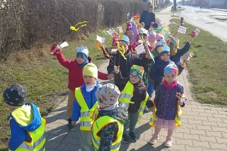 Przedszkolaki w poszukiwaniu wiosny