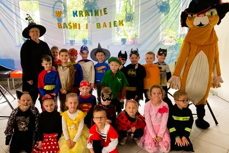 Korowód Baśni i Bajek