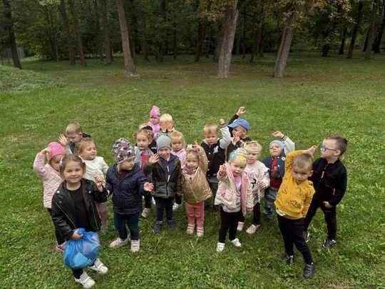 Przedszkolaki sprzątają świat