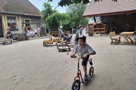 W STAREJ CHACIE U KOWOLA
