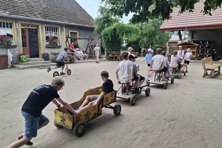 W STAREJ CHACIE U KOWOLA